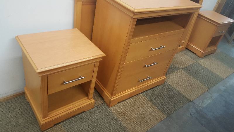 lot 11 image: Quality built night stand by Sorrentino Mariani & Company.  High-end hardware.