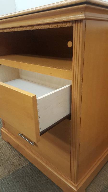 lot 13 image: Sorrentino Mariani & Company designer DresserTV stand with media shelf..  High-end hardware. Lot of solid maple.