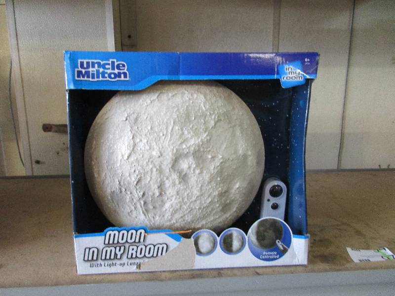 Moon in my room