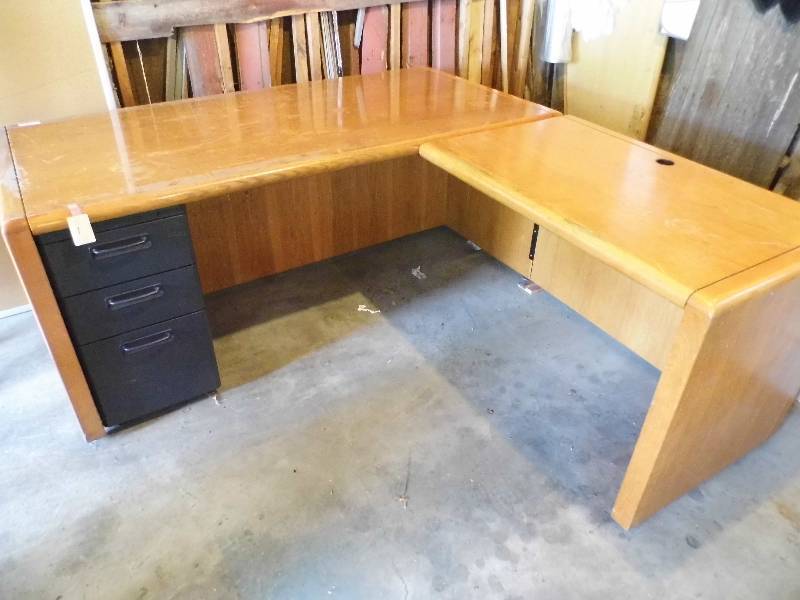 L Desk w File Cabinet