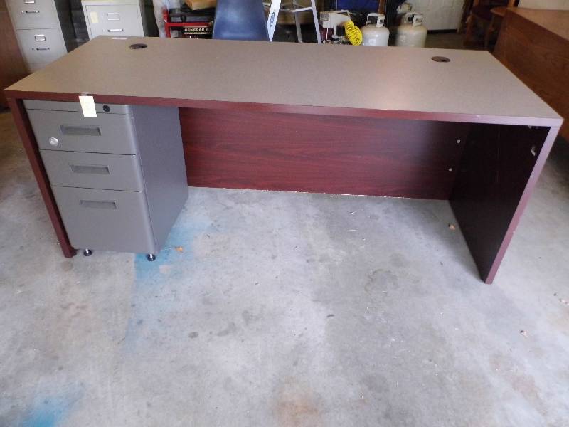 Desk w File Cabinet