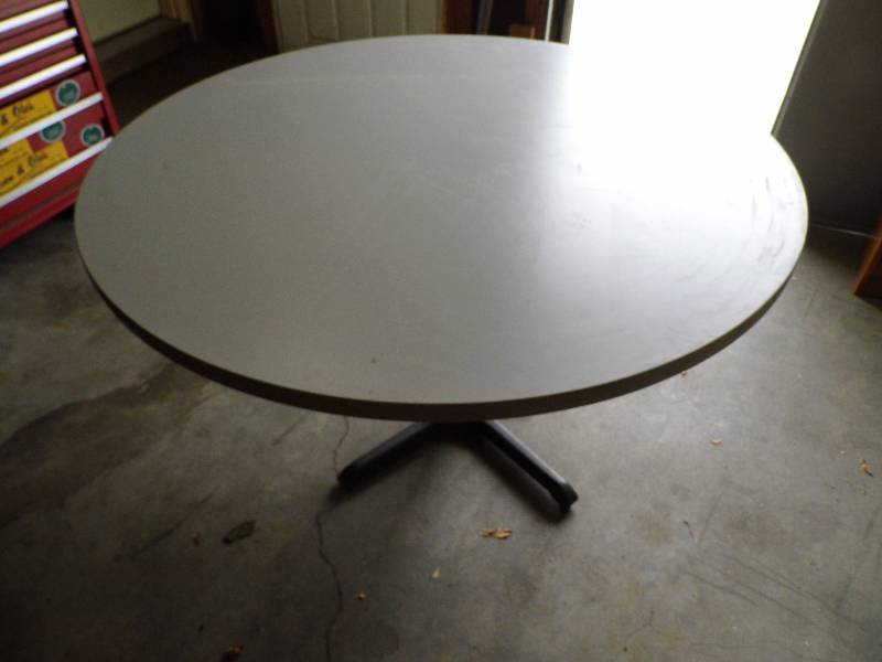 Round Table