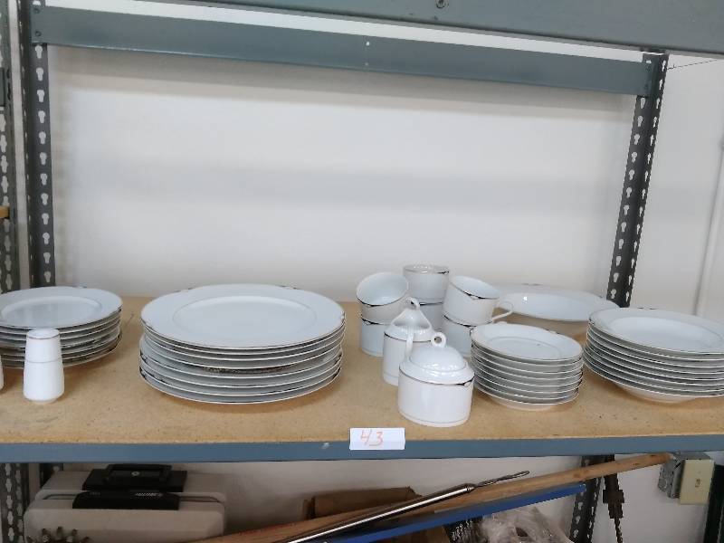 Oscar de la Renta Fine China Set