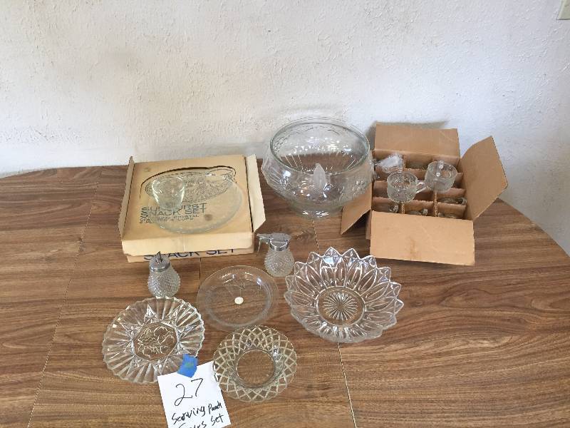 LARGE LOT OF GLASS SERVING DISHES