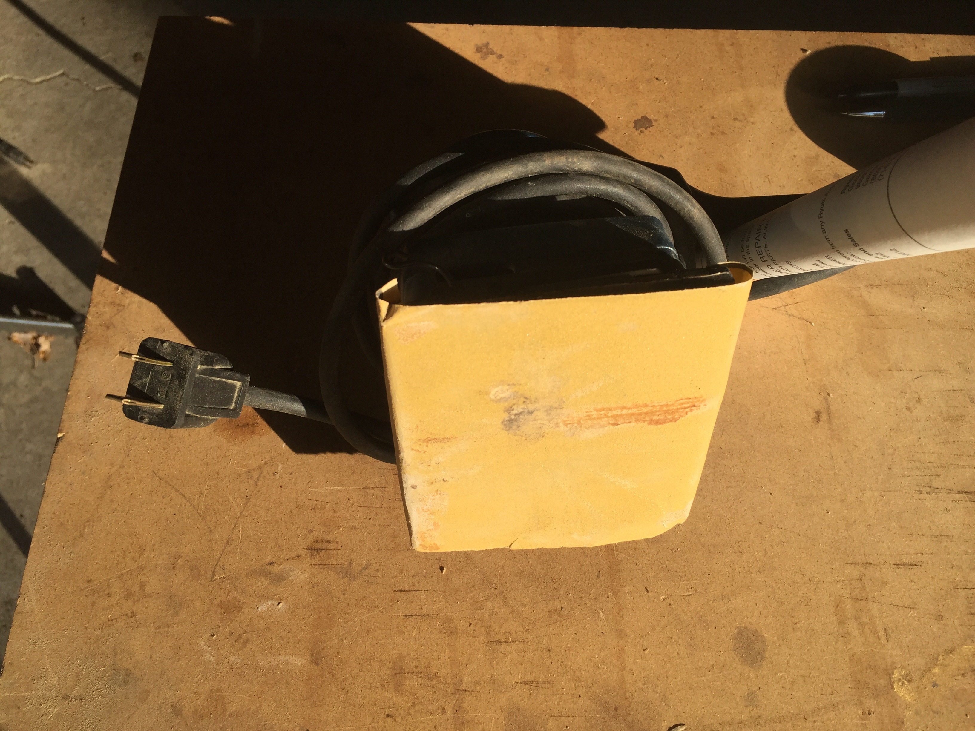 lot 7 image: Ryobi Sander