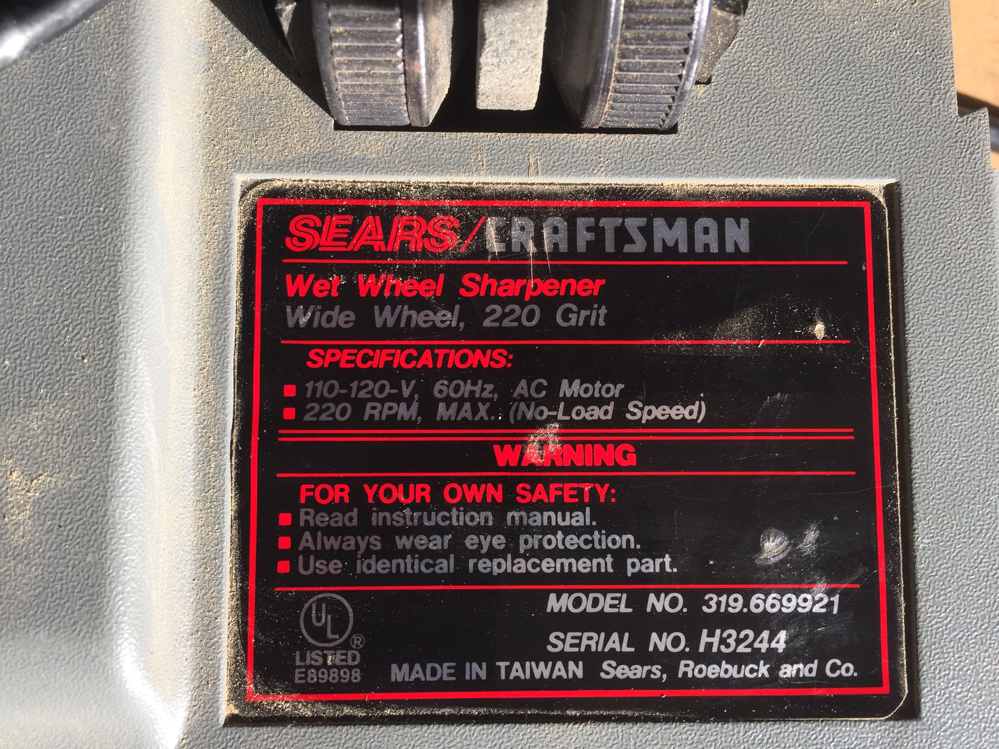 lot 9 image: Craftsman Wet Wheel Sharpner