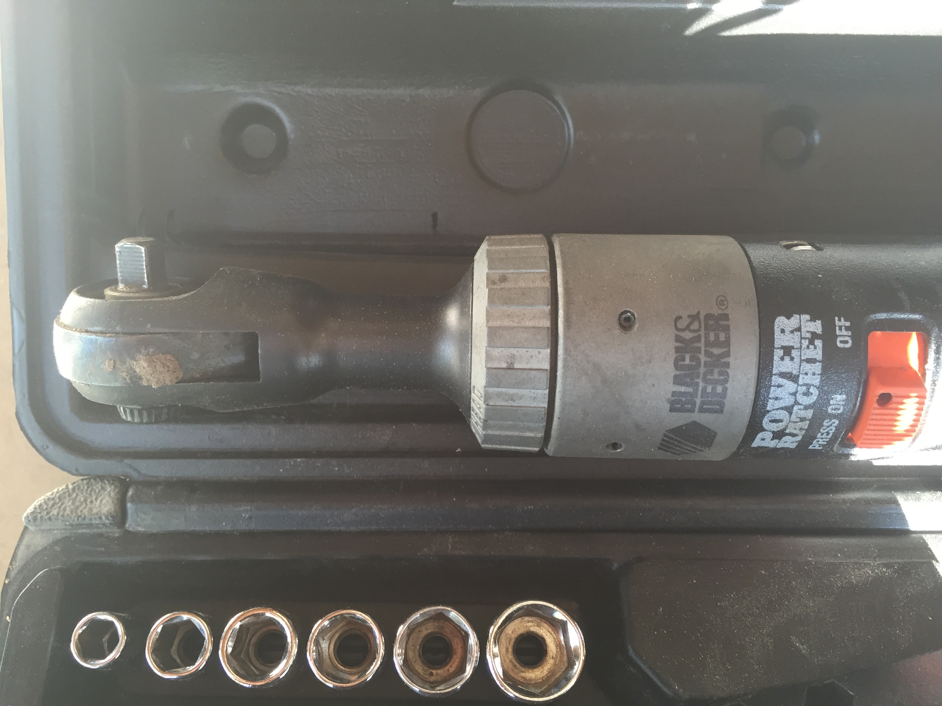 lot 16 image: Black and Decker Cordless power ratchet