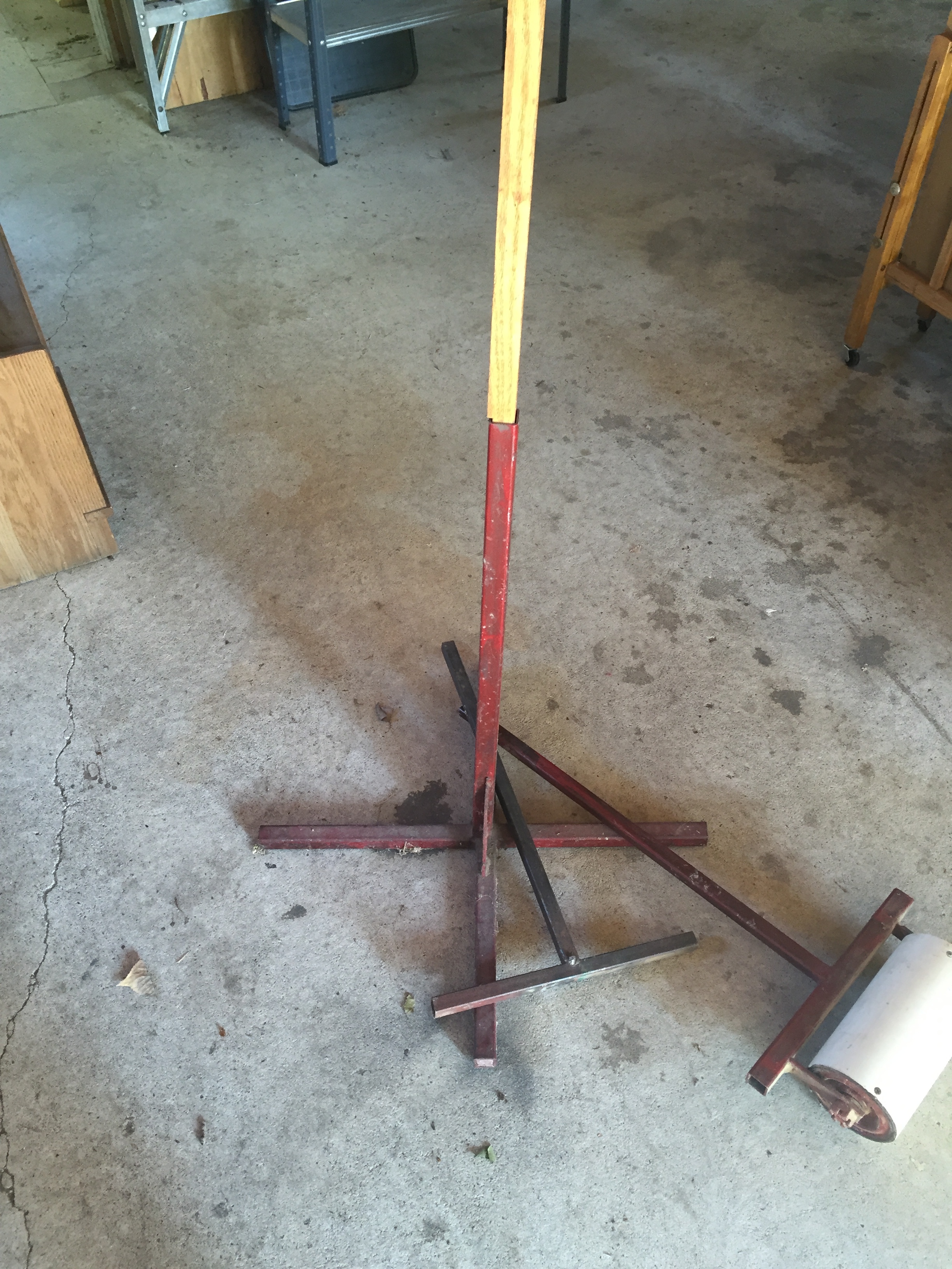 lot 32 image: LightTower with interchangable parts.