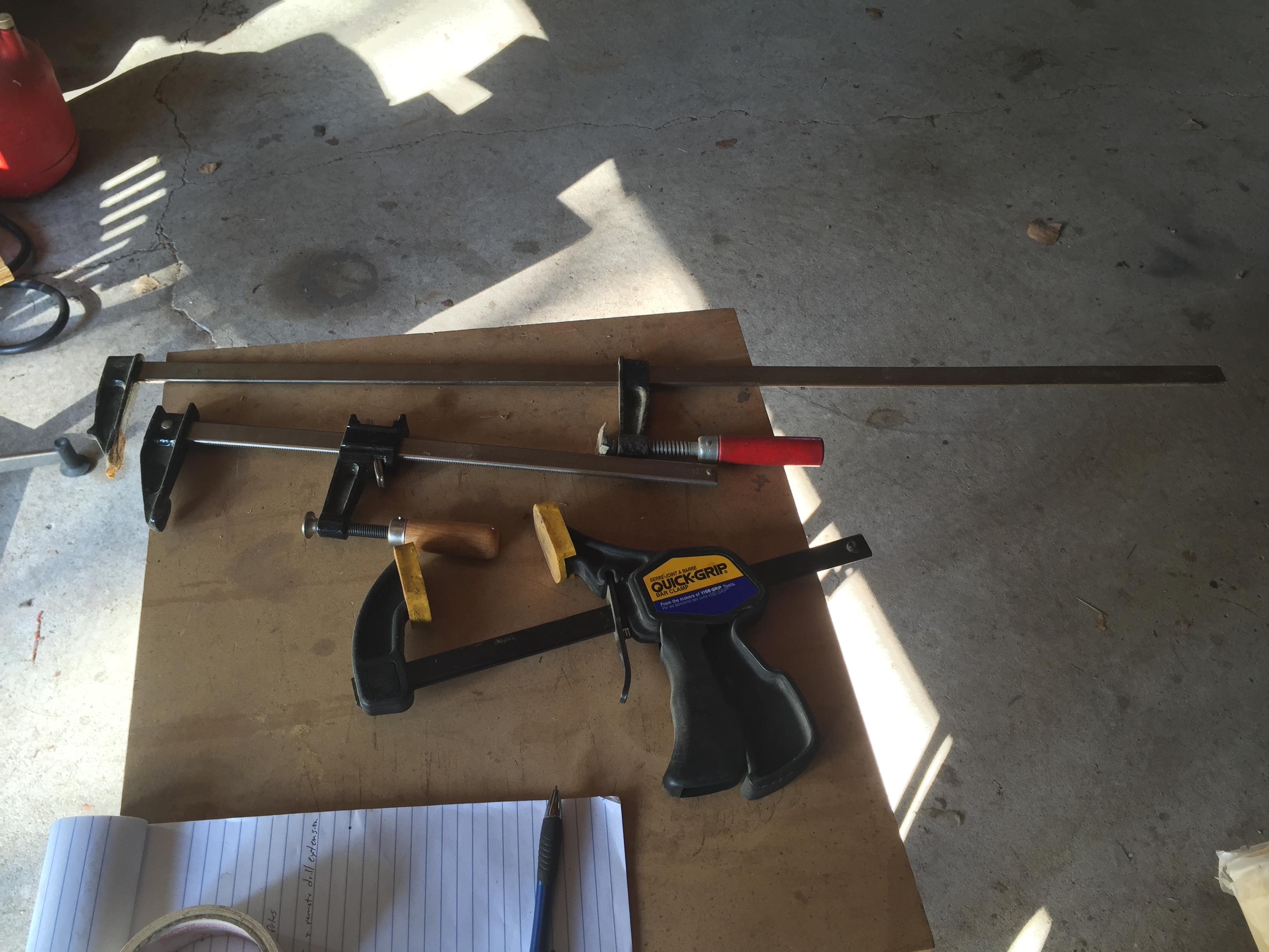 lot 41 image: Set of screw clamp and Quick Grip clamp