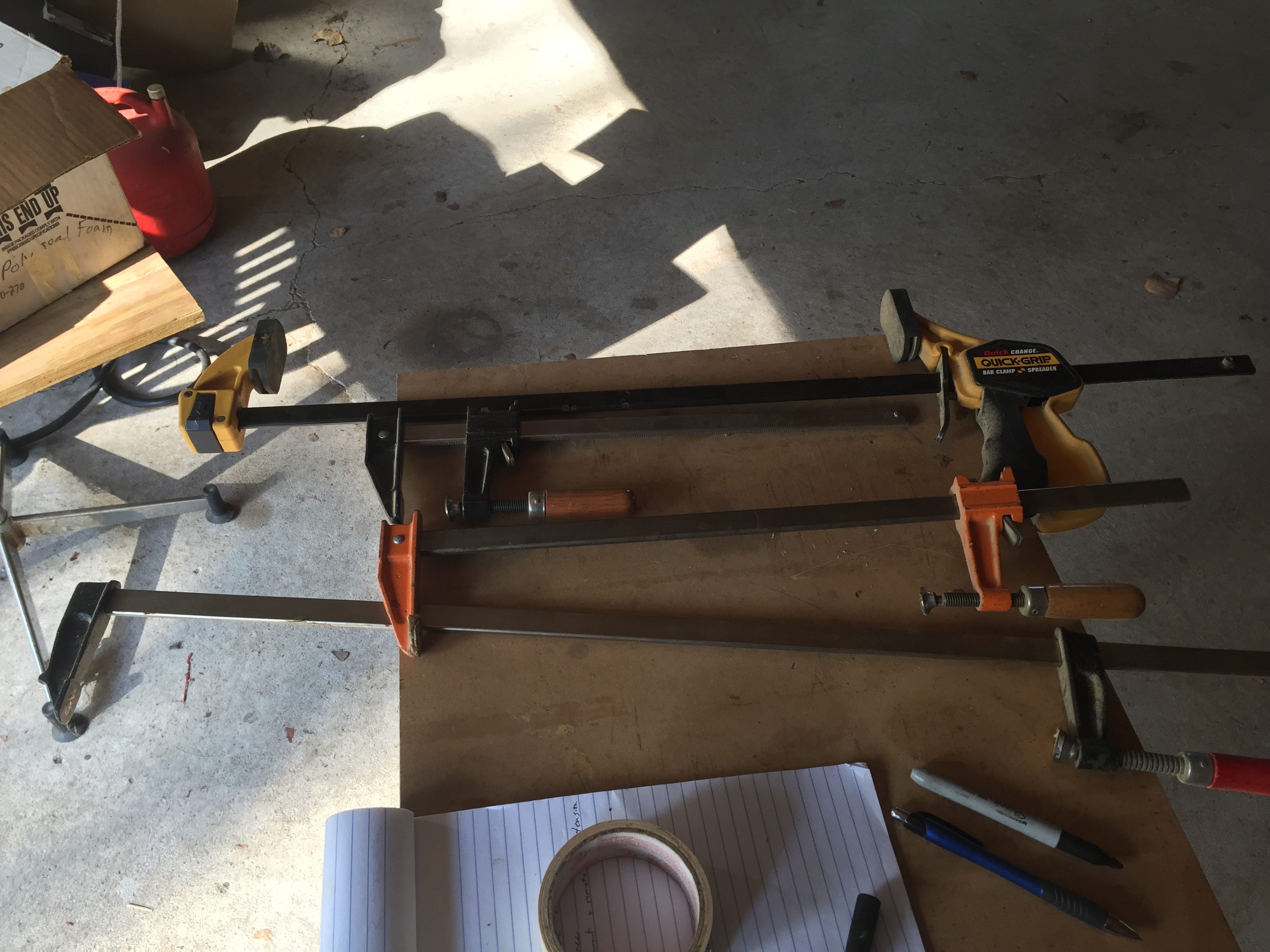 lot 42 image: Set of screw clamps and Quick Grip clamp