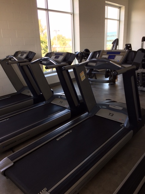lot 3 image: Nautilus Model T914 Commercial Series Treadmill