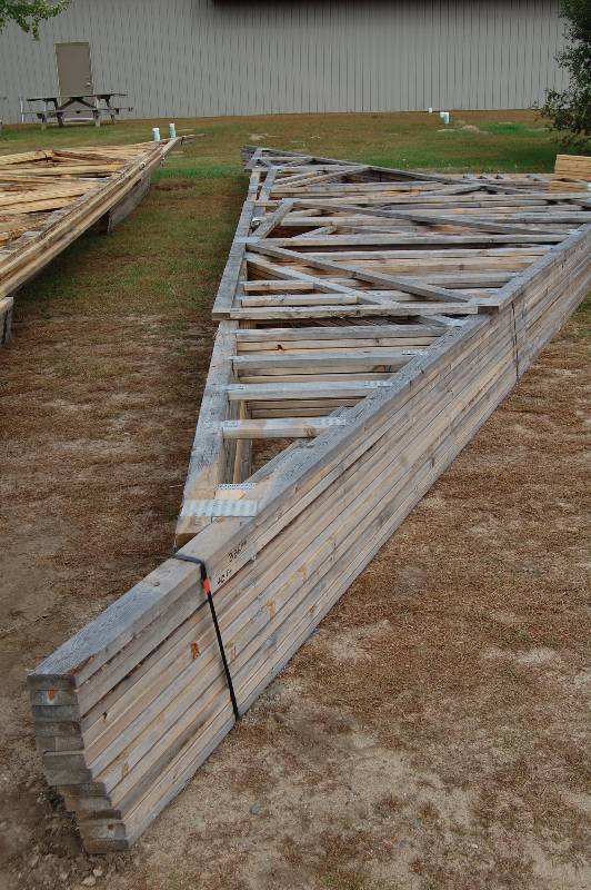 lot 8 image: Trusses