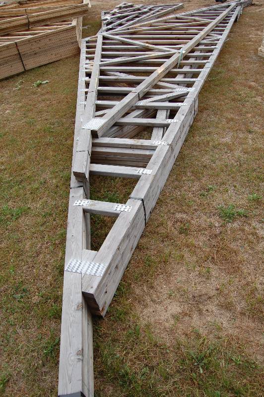 lot 11 image: Trusses