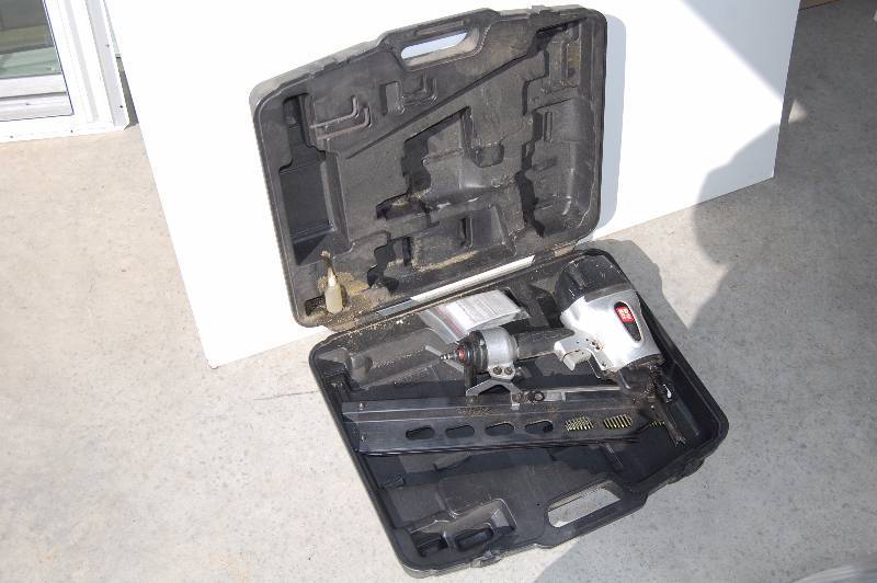 lot 187 image: Pneumatic Framing Nailer