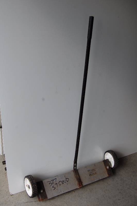lot 192 image: Magnetic Roller