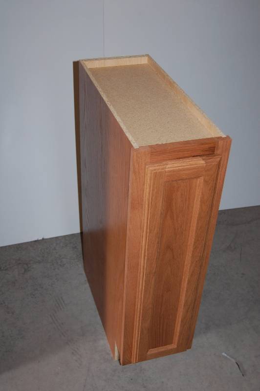 lot 202 image: Oak Cabinet