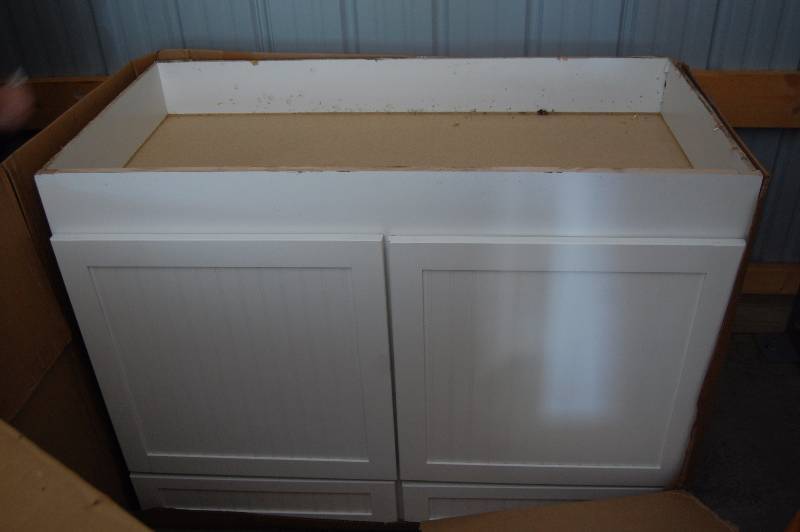 lot 250 image: White Cabinet