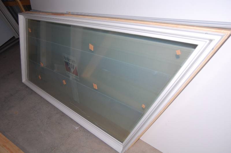 lot 257 image: Andersen Trapezoid Window