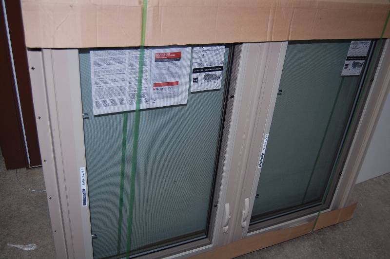 lot 272 image: Thermo-Tech Casement Window