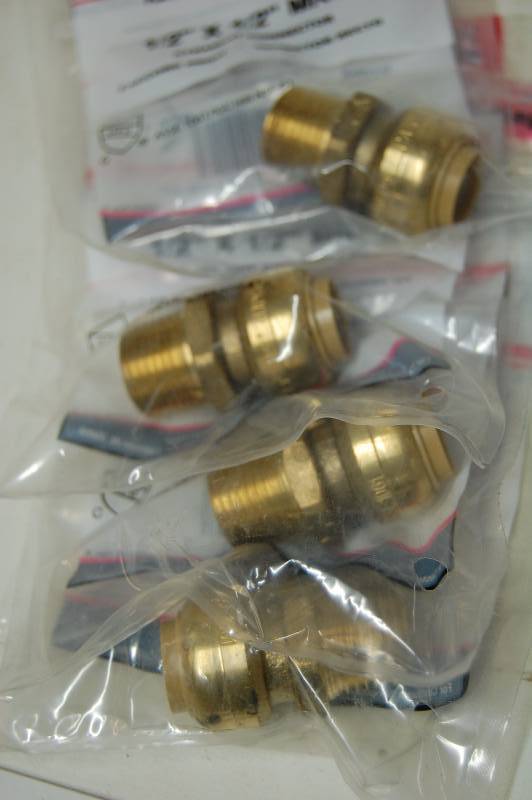 lot 285 image: Sharkbite fittings