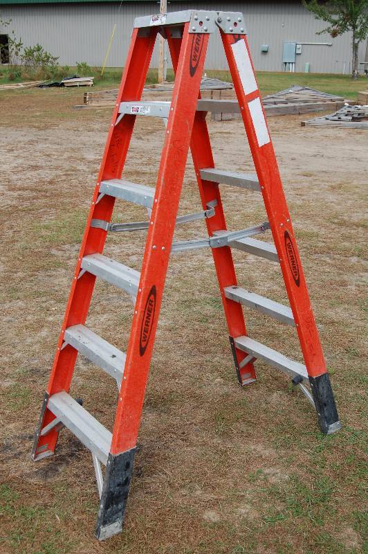 lot 381 image: Step Ladder
