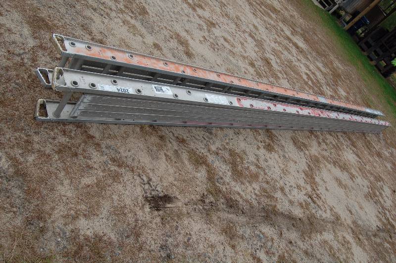lot 398 image: Aluminum Planks