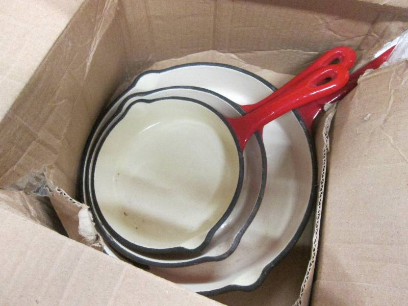 3-Piece Enamel Cast Iron Skillet Se...