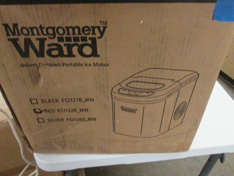 Montgomery Ward Compact Portable Ic...