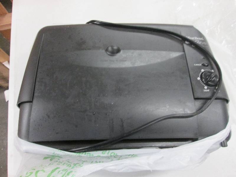 West Bend Quik Serve Toaster, Black...