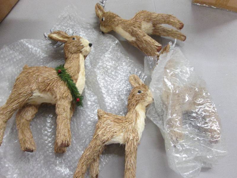 Assorted Sized Holiday Reindeer Lot...