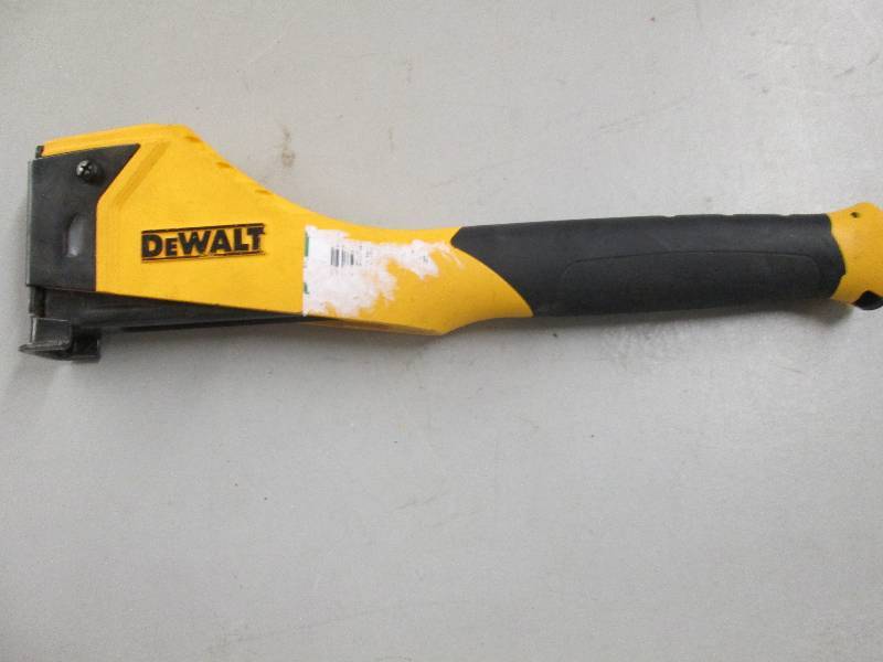 lot 29 image: Dewalt stapler looks new ...