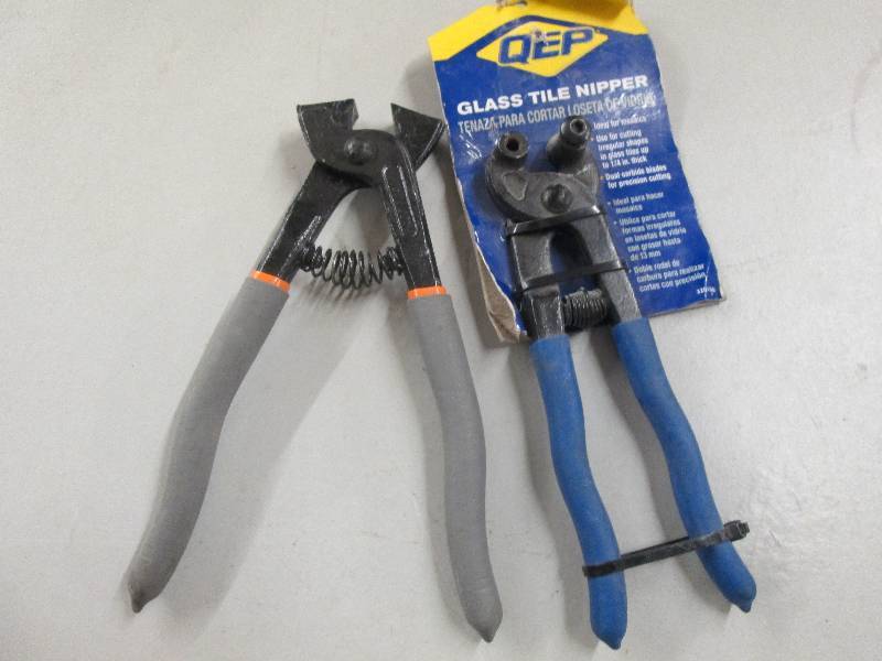 lot 38 image: 1 glass tile nipper and another nip...