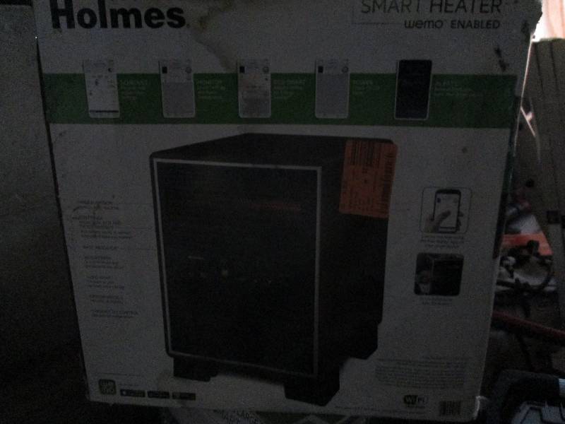 lot 446 image: Holmes extra large room smart heate...