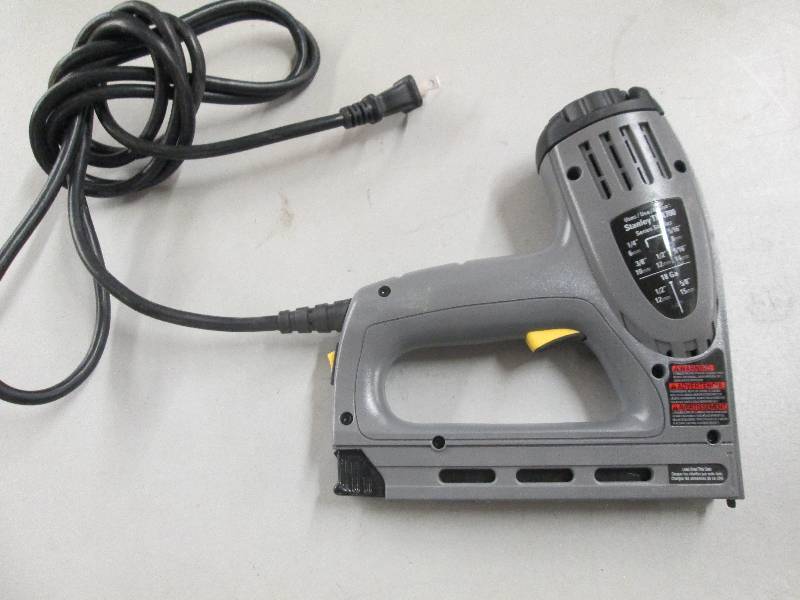 lot 50 image: Stanley TRA700 120 v electric stapl...