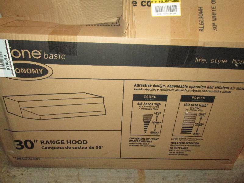 lot 492 image: Nutone 30 white on white range hoo...