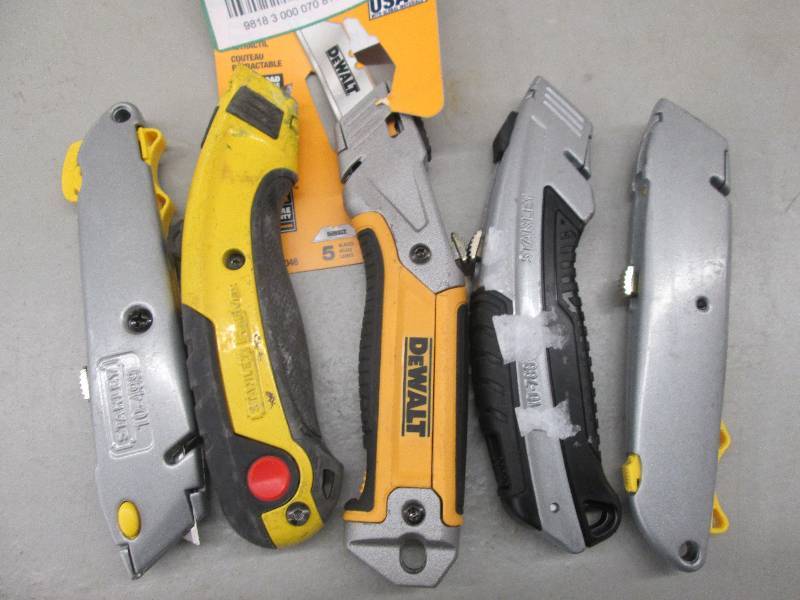 lot 147 image: 5 utility knifes ...