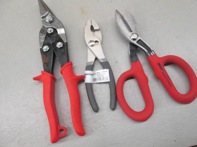lot 177 image: 1 wiss cutter 1 wiss small shears a...