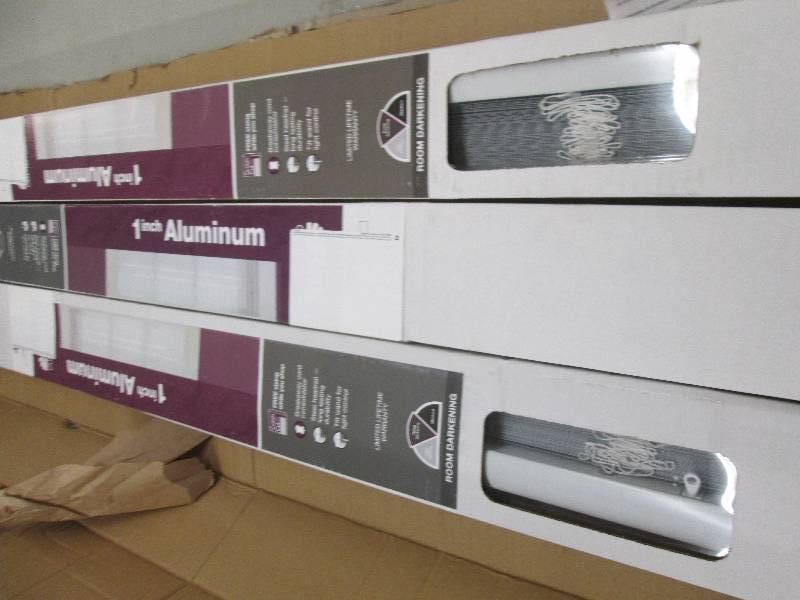 lot 195 image: 3 new 1aluminum room darkening bli...