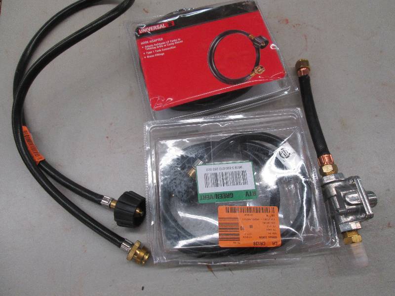 lot 268 image: 3 hose adaptors and 1 short hose wi...