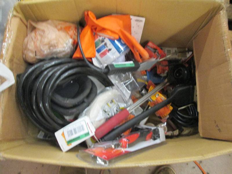 lot 306 image: box of misc stuff ...