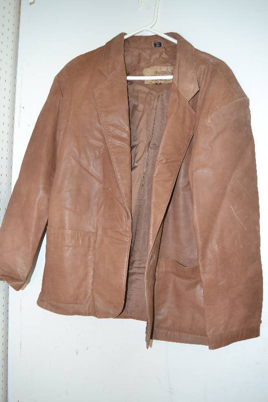 lot 103 image: Leather coat