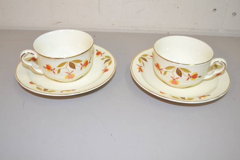 lot 122 image: Jewel Tea