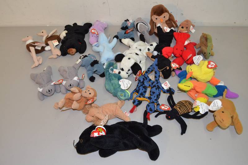lot 139 image: TY Beanie Babies