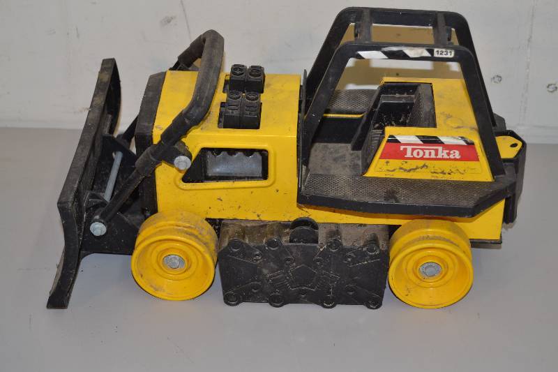 lot 143 image: Tonka