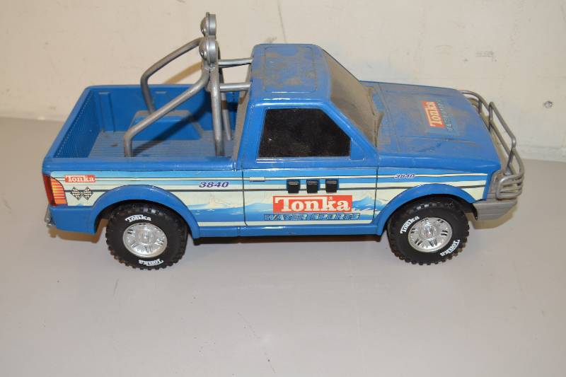 lot 145 image: Tonka Truck