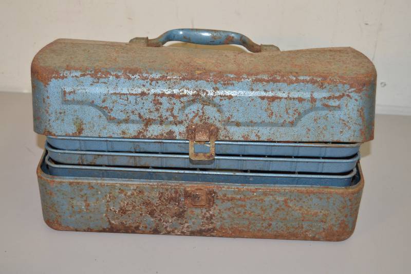 lot 150 image: My Buddy tackle box