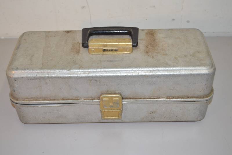 lot 162 image: tackle box