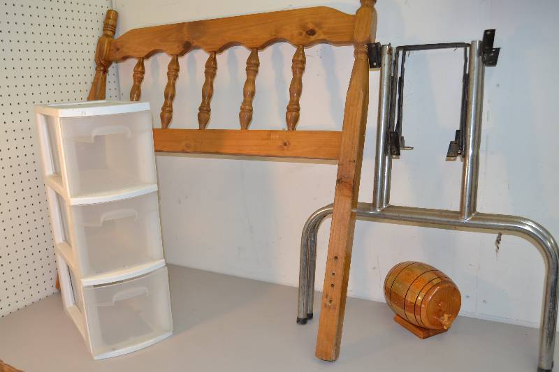 lot 173 image: Household