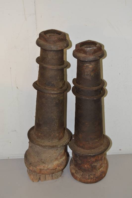 lot 174 image: Antique Wagon Hubs