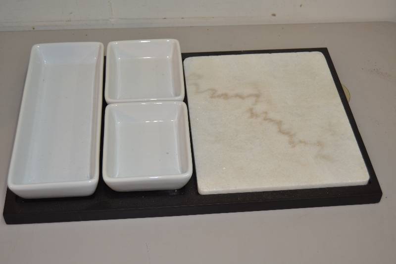lot 175 image: Sushi Serving Tray